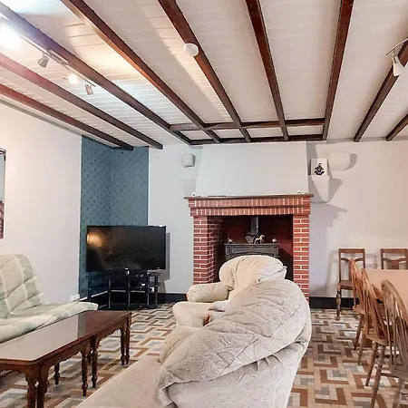 4 Bedroom Amazing In Σπίτι διακοπών Hambers